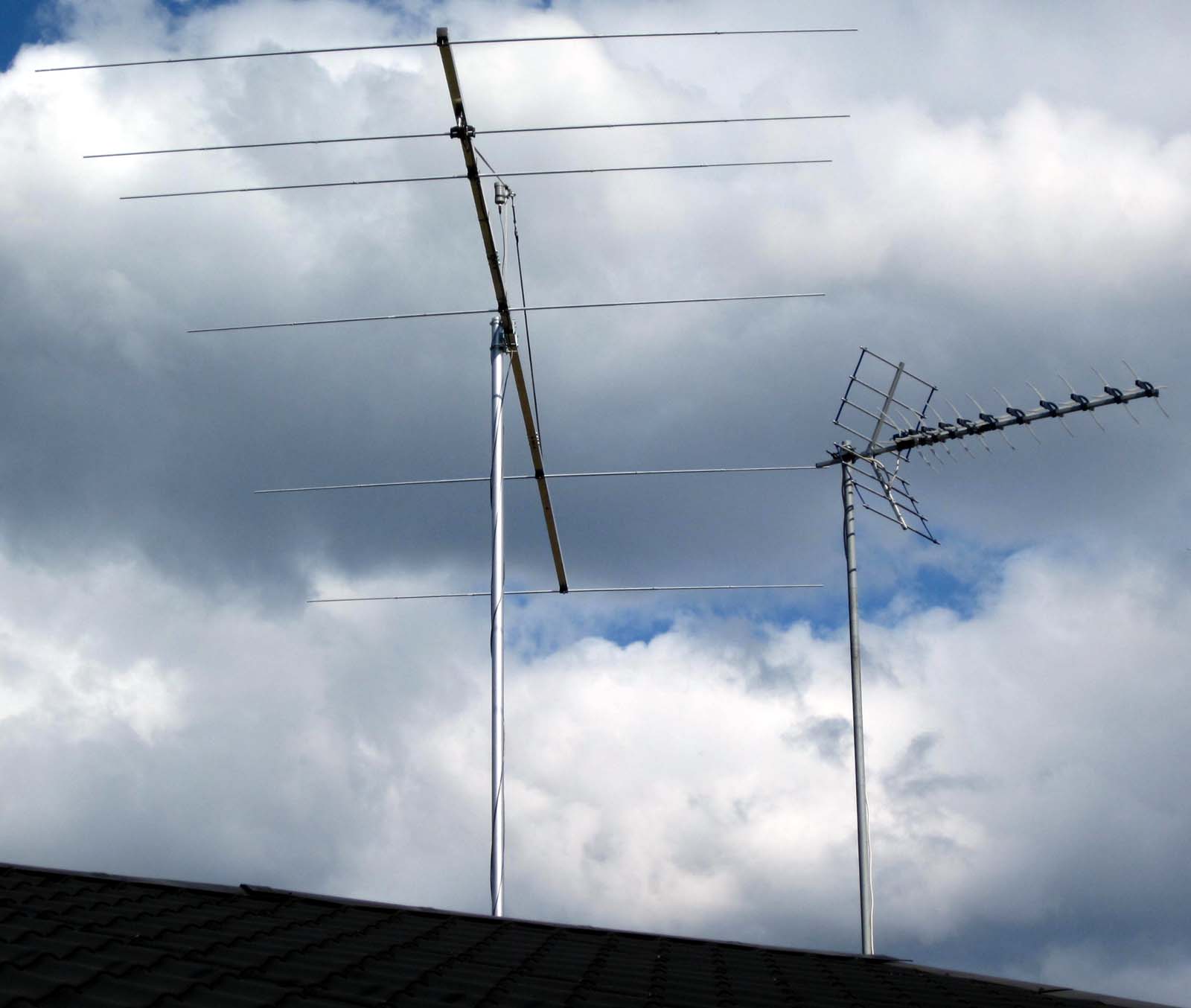 6 m yagi PA50-6-6 for OIRT1 channel AS dopplers compared to a familiar TV yagi (c) OH7HJ.jpg